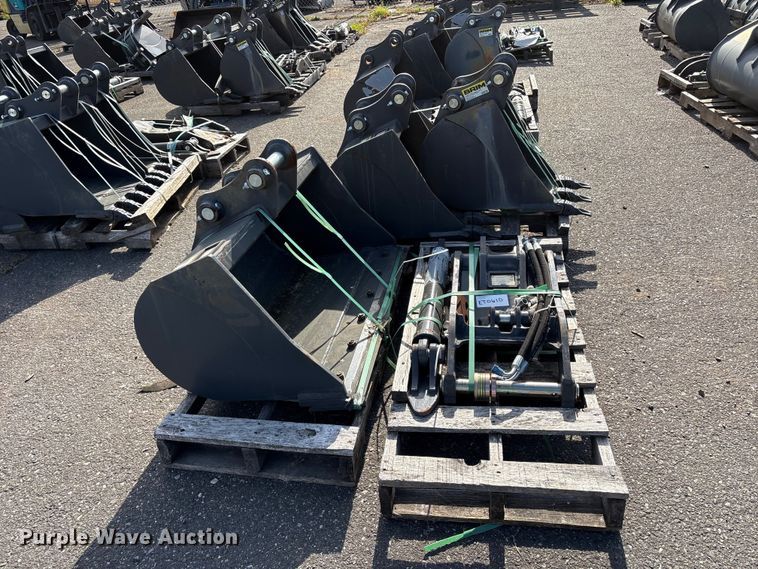 image for item ET0610 Excavator attachments