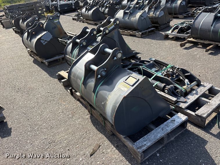 image for item ET0610 Excavator attachments