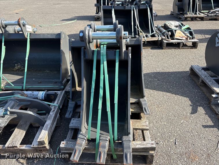 image for item ET0610 Excavator attachments