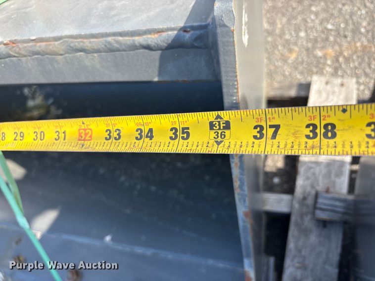 image for item ET0610 Excavator attachments