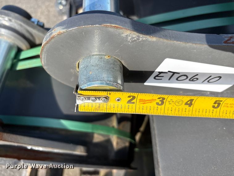 image for item ET0610 Excavator attachments