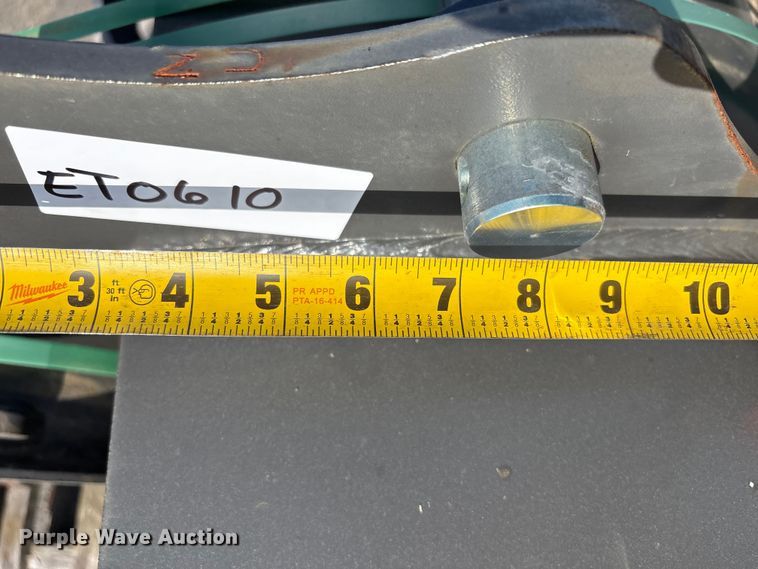 image for item ET0610 Excavator attachments