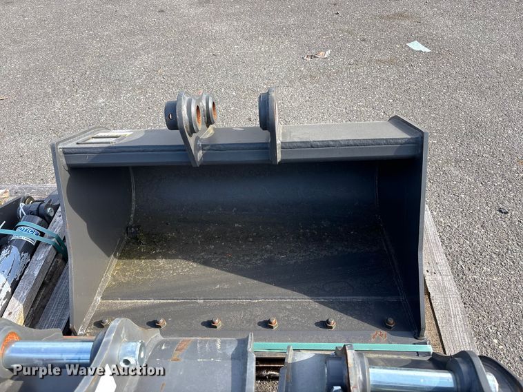 image for item ET0611 Excavator attachment