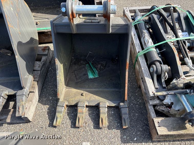 image for item ET0612 Excavator attachments