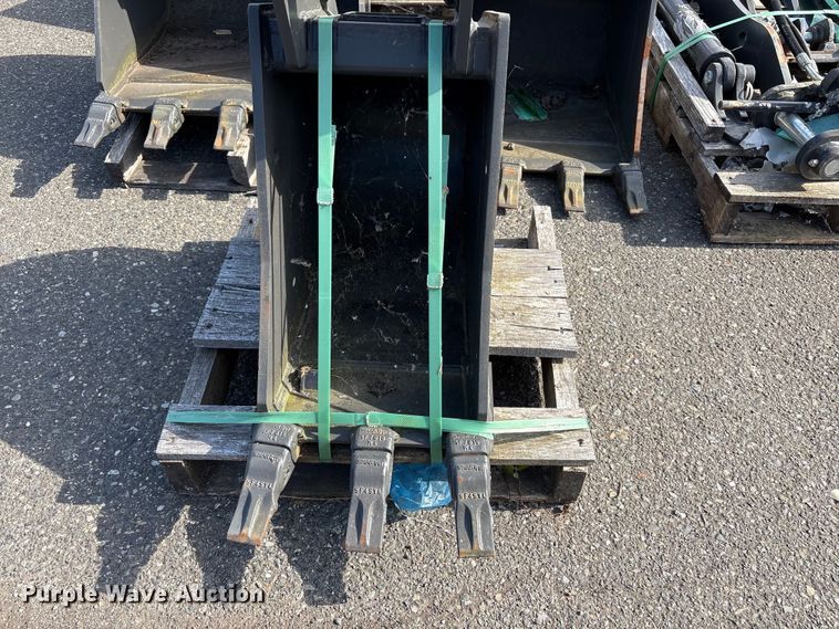 image for item ET0612 Excavator attachments