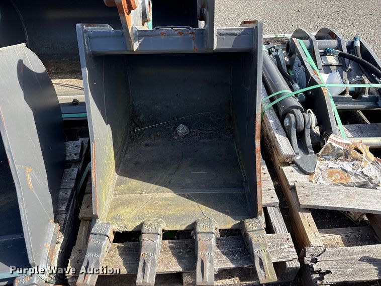 image for item ET0613 Excavator attachment