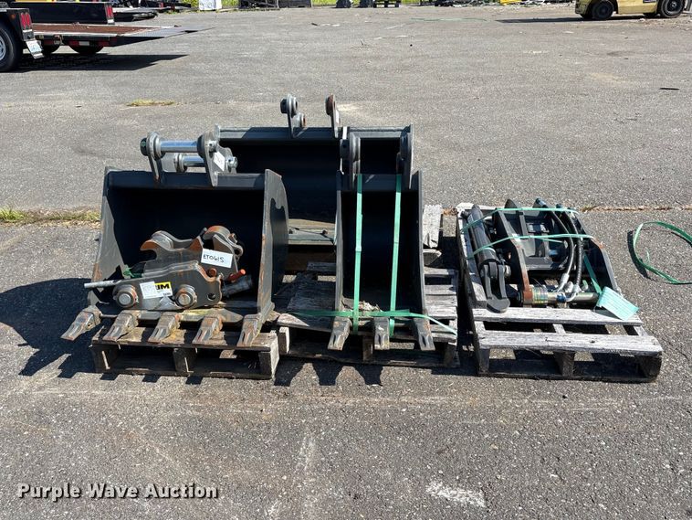 image for item ET0615 Excavator attachments