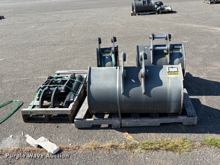image for item ET0615 Excavator attachments
