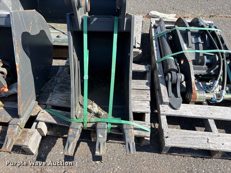 image for item ET0615 Excavator attachments
