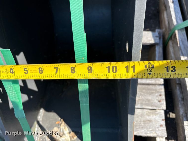 image for item ET0615 Excavator attachments