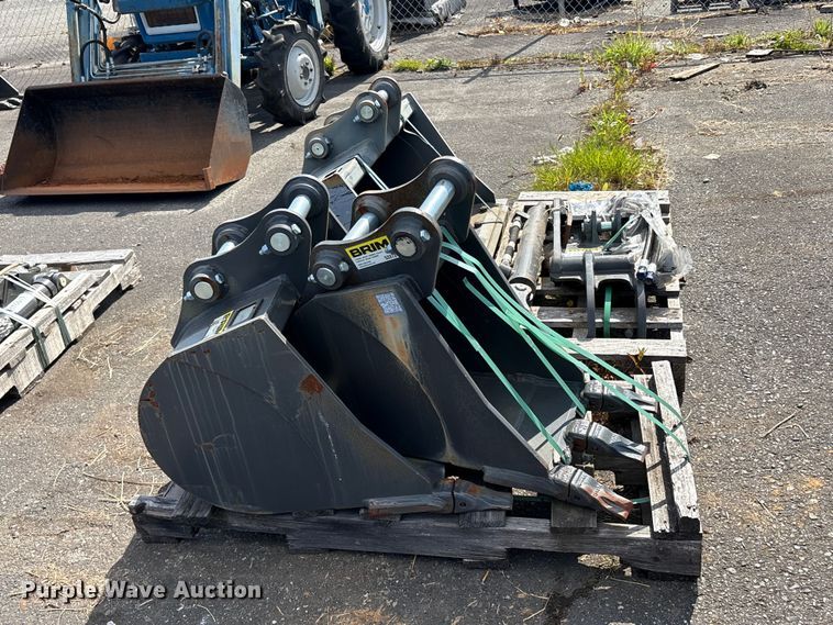 image for item ET0618 Excavator attachments