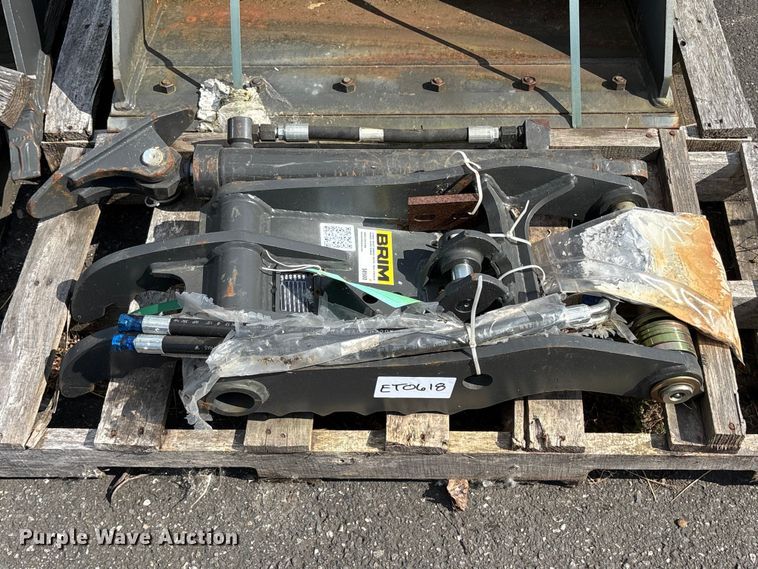image for item ET0618 Excavator attachments