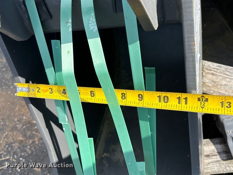 image for item ET0618 Excavator attachments