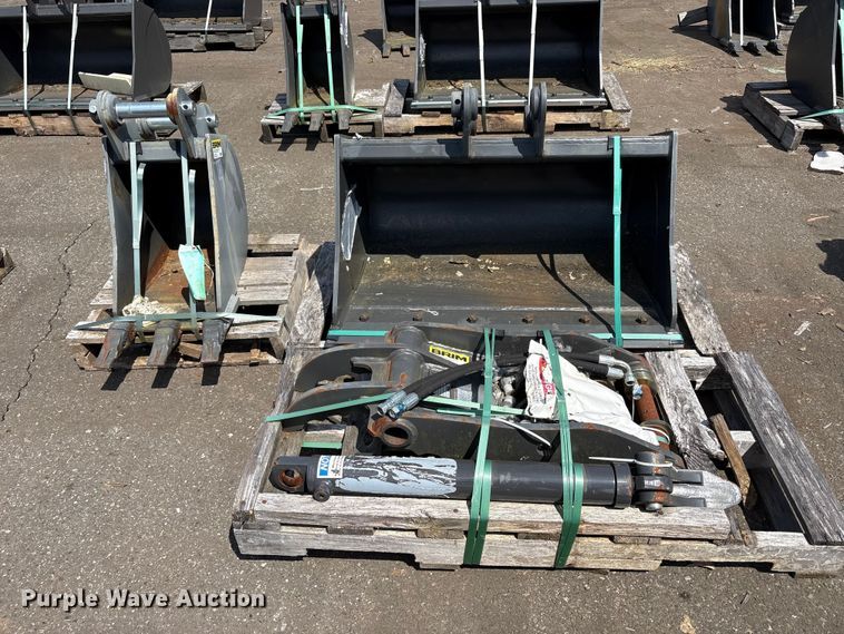 image for item ET0633 Excavator attachments