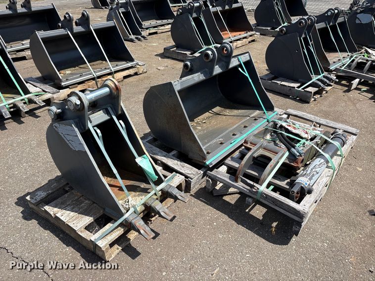 image for item ET0633 Excavator attachments