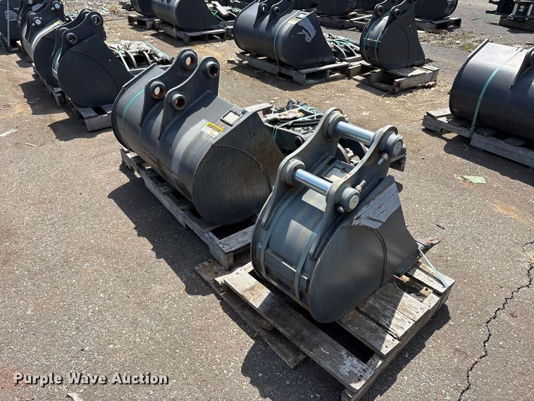 image for item ET0633 Excavator attachments