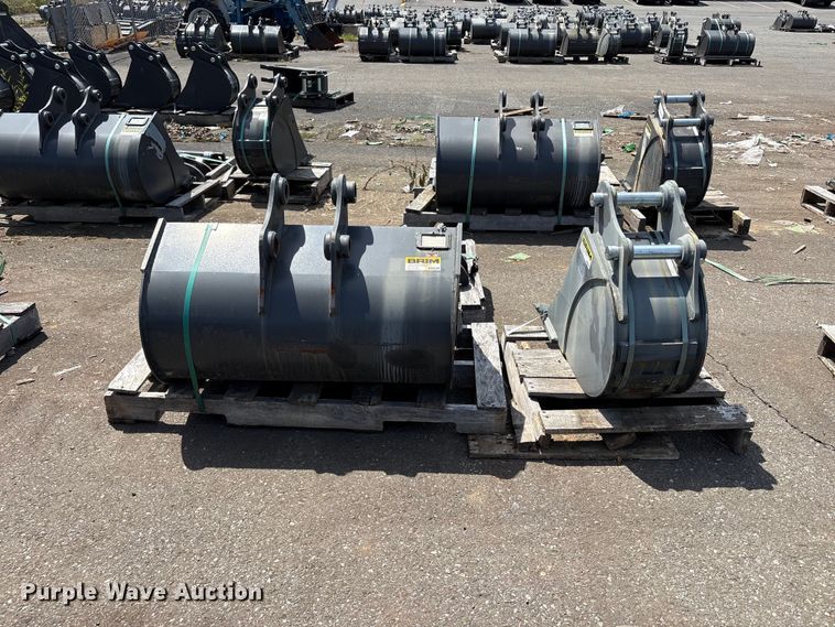 image for item ET0633 Excavator attachments