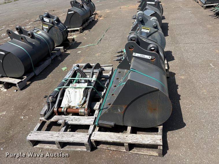 image for item ET0633 Excavator attachments