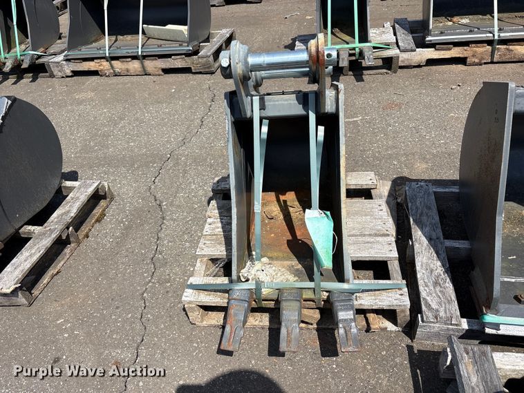 image for item ET0633 Excavator attachments