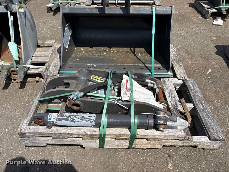 image for item ET0633 Excavator attachments