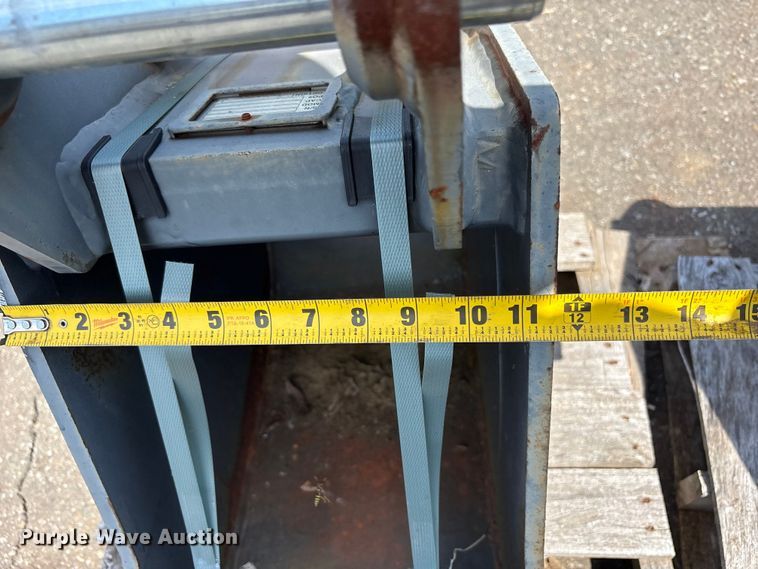 image for item ET0633 Excavator attachments