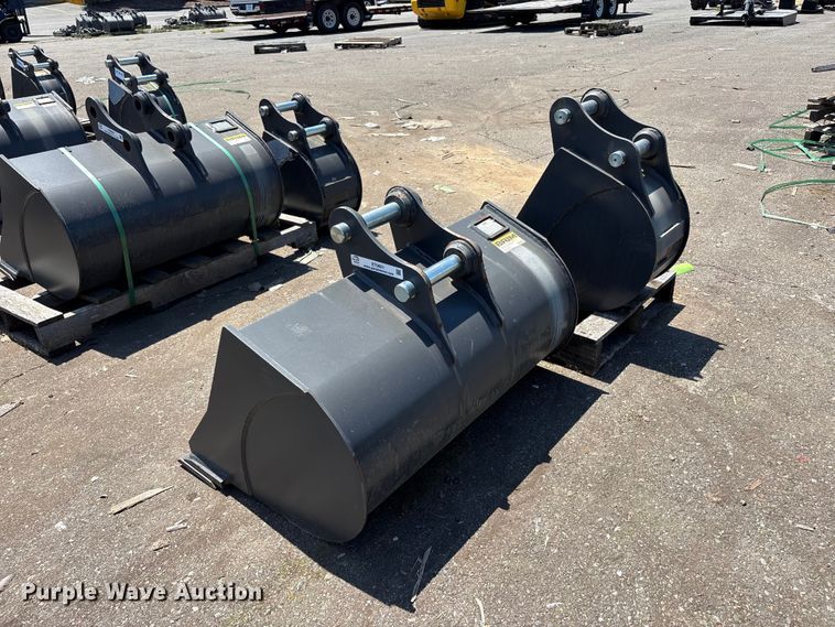 image for item ET0651 (2) CNH Industrial CNH33.37 excavator buckets