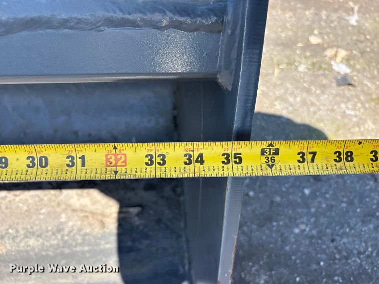 image for item ET0651 (2) CNH Industrial CNH33.37 excavator buckets