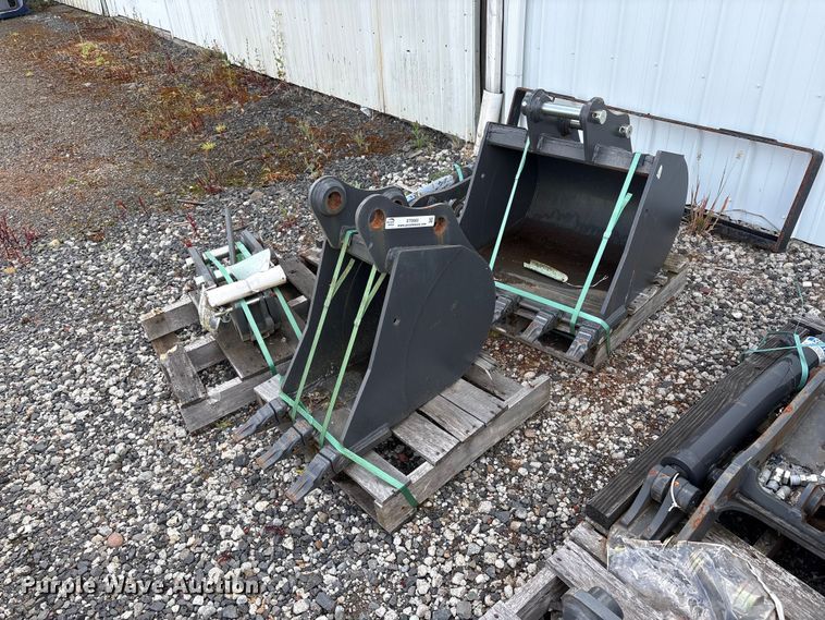 image for item ET0663 Excavator attachments