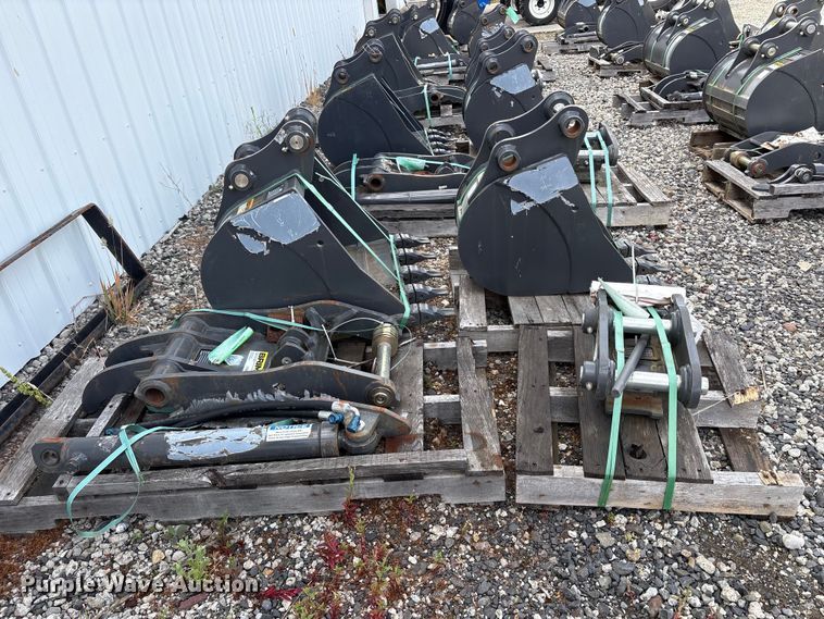 image for item ET0663 Excavator attachments