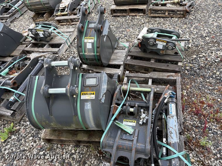 image for item ET0663 Excavator attachments