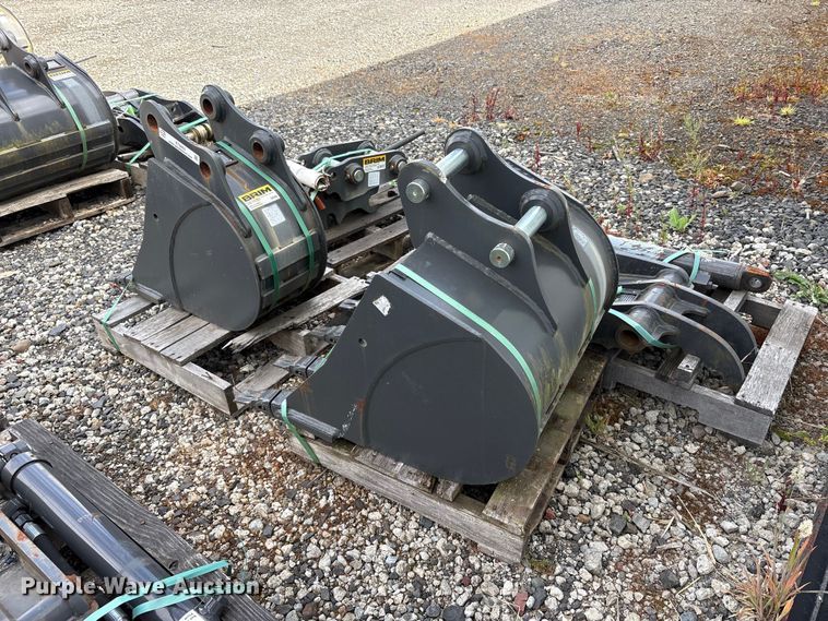 image for item ET0663 Excavator attachments