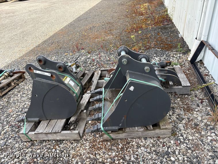 image for item ET0663 Excavator attachments