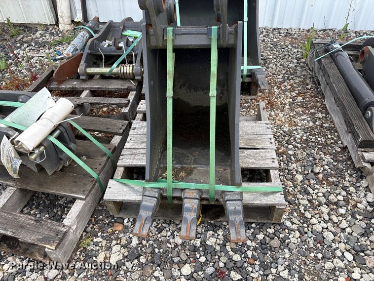 image for item ET0663 Excavator attachments