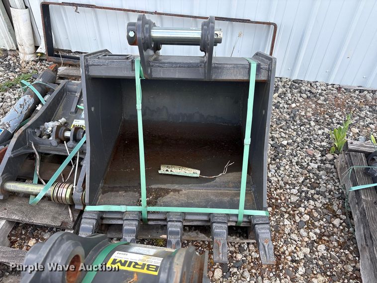 image for item ET0663 Excavator attachments