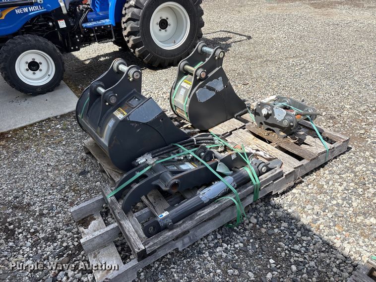image for item ET0667 Excavator attachments