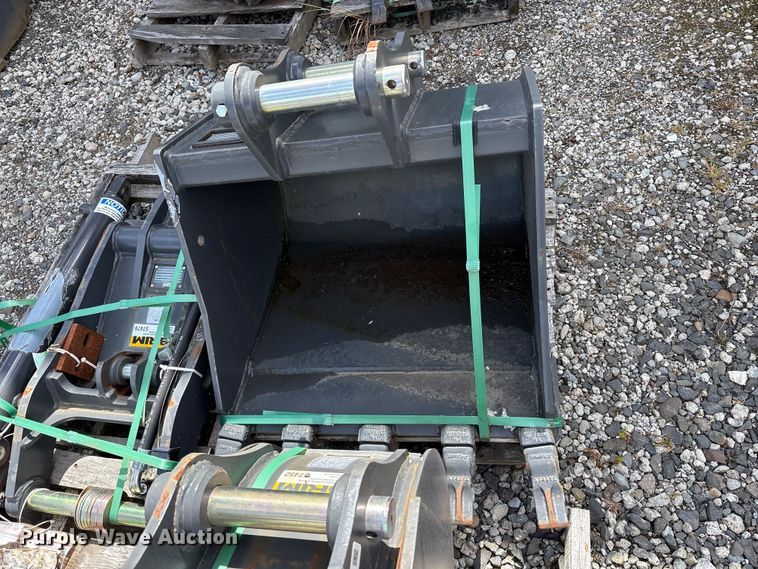 image for item ET0667 Excavator attachments