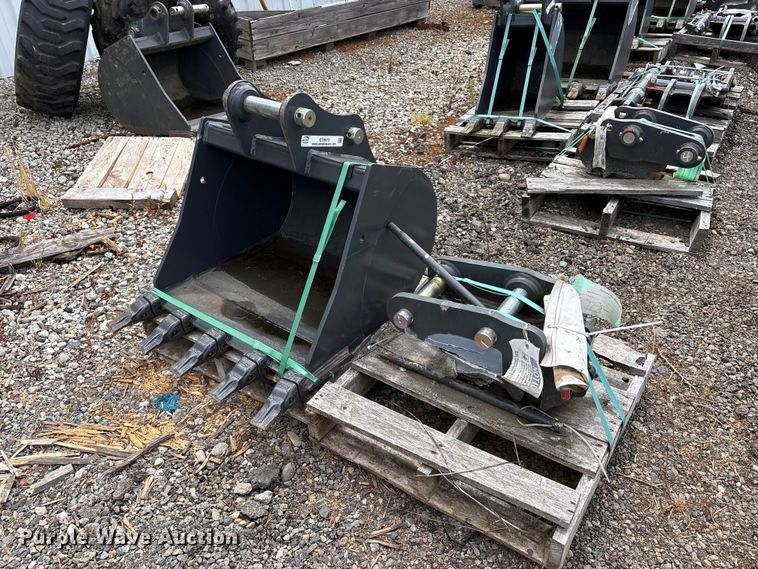 image for item ET0673 Excavator attachments