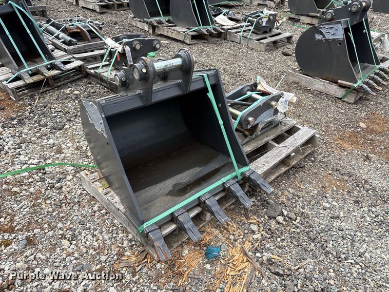 image for item ET0673 Excavator attachments