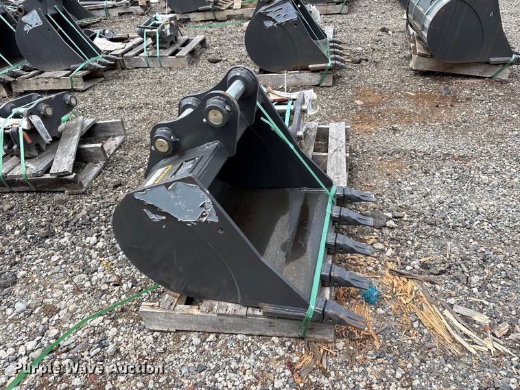 image for item ET0673 Excavator attachments