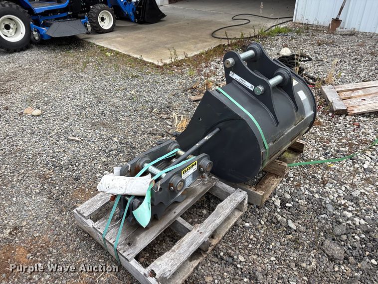 image for item ET0673 Excavator attachments