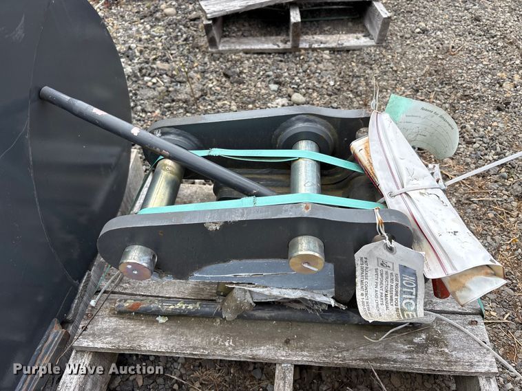 image for item ET0673 Excavator attachments