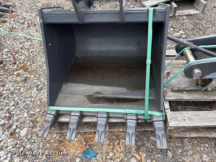 image for item ET0673 Excavator attachments