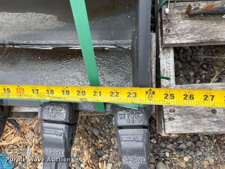 image for item ET0673 Excavator attachments