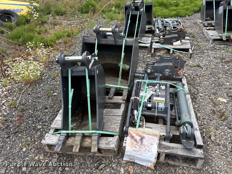 image for item ET0676 Excavator attachments