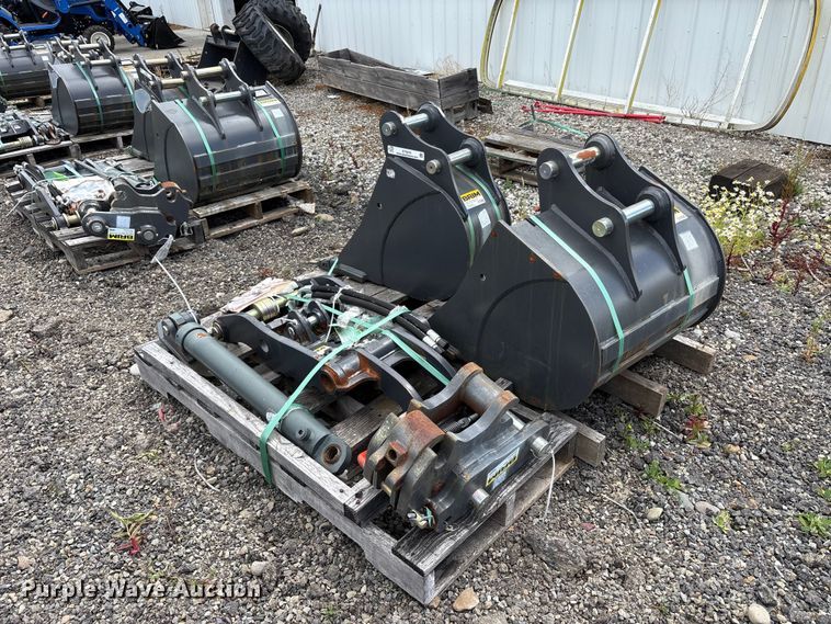 image for item ET0676 Excavator attachments