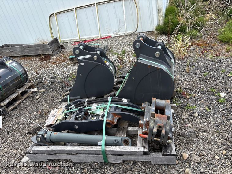 image for item ET0676 Excavator attachments