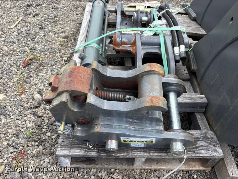 image for item ET0676 Excavator attachments