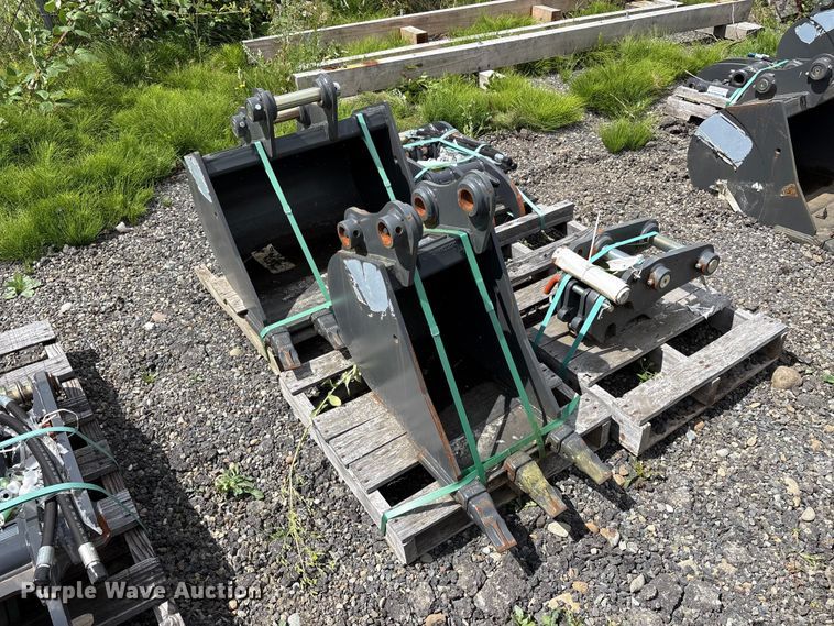 image for item ET0678 Excavator attachments