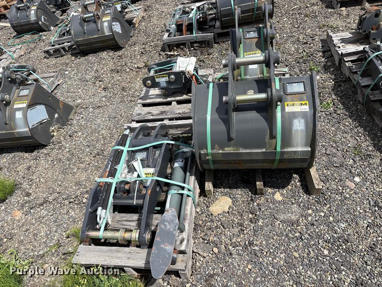 image for item ET0678 Excavator attachments