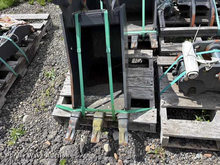 image for item ET0678 Excavator attachments